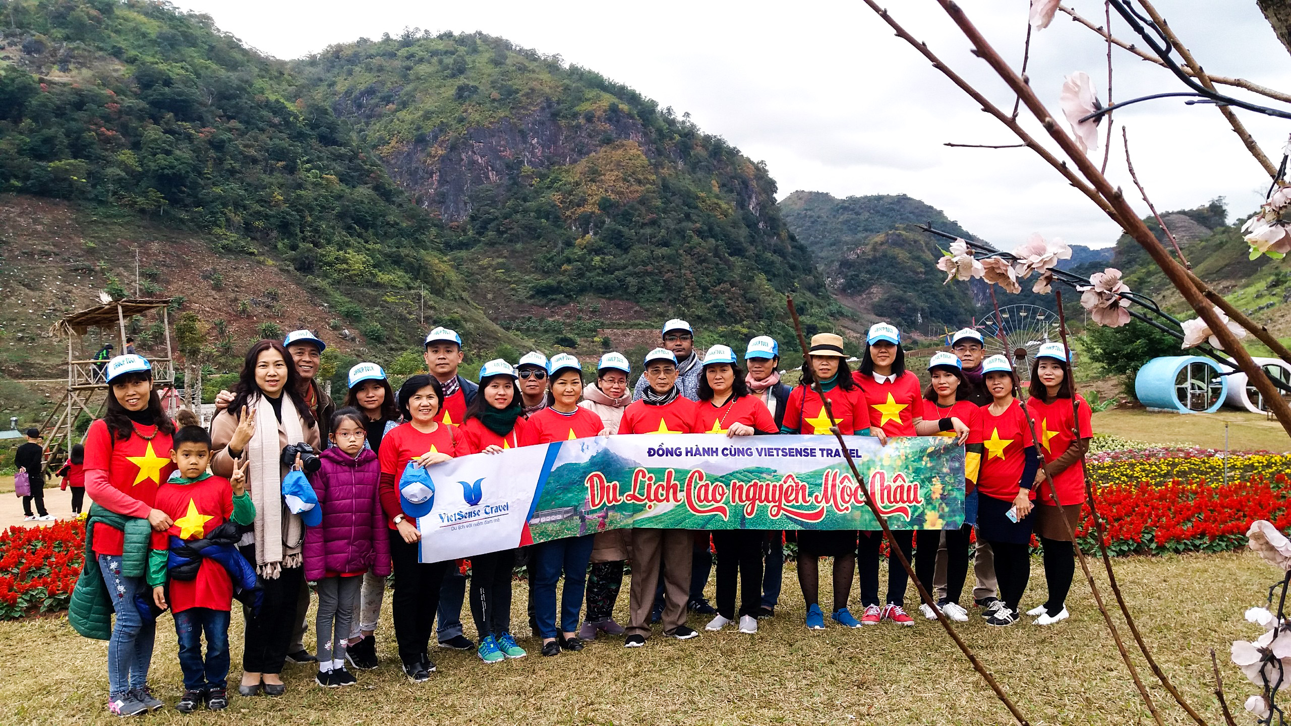 Hình Ảnh Đoàn chương trình Mộc Châu Khởi Hành 30 - 31/12/2017 - Ảnh 1 Hình Ảnh Đoàn chương trình Mộc Châu Khởi Hành 30 - 31/12/2017 - Ảnh 1