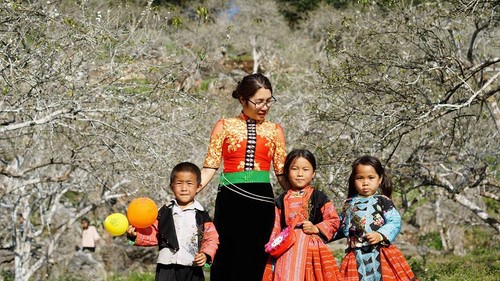 Thung lũng mận Nà Ka - Ảnh 1