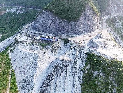 Ngỡ ngàng trước vẻ đẹp ‘’đèo đá trắng’’ Thung Khe như trời Bắc Âu Ngỡ ngàng trước vẻ đẹp ‘’đèo đá trắng’’ Thung Khe như trời Bắc Âu
