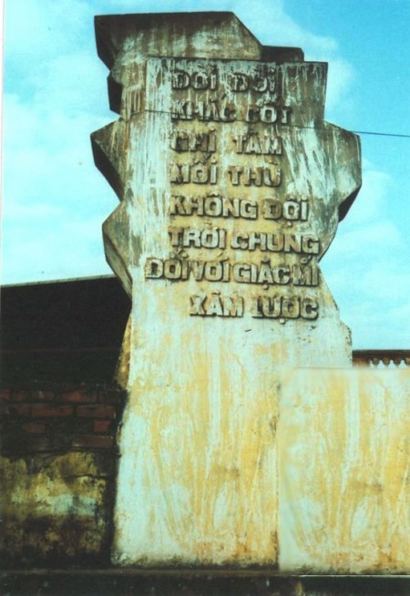 Khu di tích lịch sử- Bia căm thù - Km64 Mộc Châu