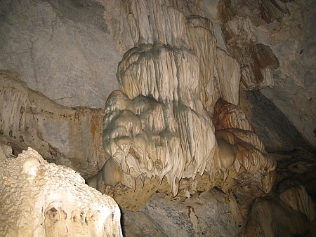 Ngũ Động Bản Ôn - Vẻ Đẹp Hoang Sơ