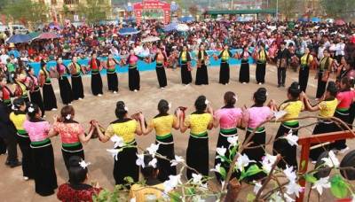 Sơn La: Tưng Bừng Lễ Hội Hoa Ban 2014