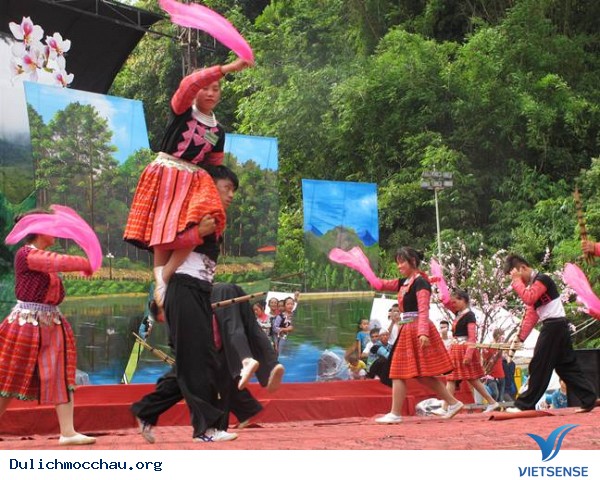 Ngày Quốc khánh - ngày Tết của của dân tộc Mông - Ảnh 3 Ngày Quốc khánh - ngày Tết của của dân tộc Mông - Ảnh 3