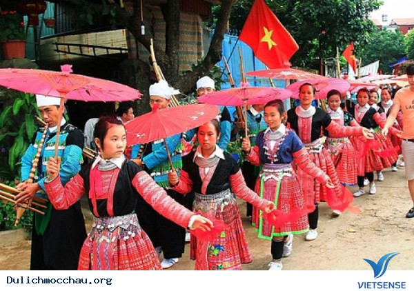 Ngày Quốc khánh - ngày Tết của của dân tộc Mông - Ảnh 2 Ngày Quốc khánh - ngày Tết của của dân tộc Mông - Ảnh 2
