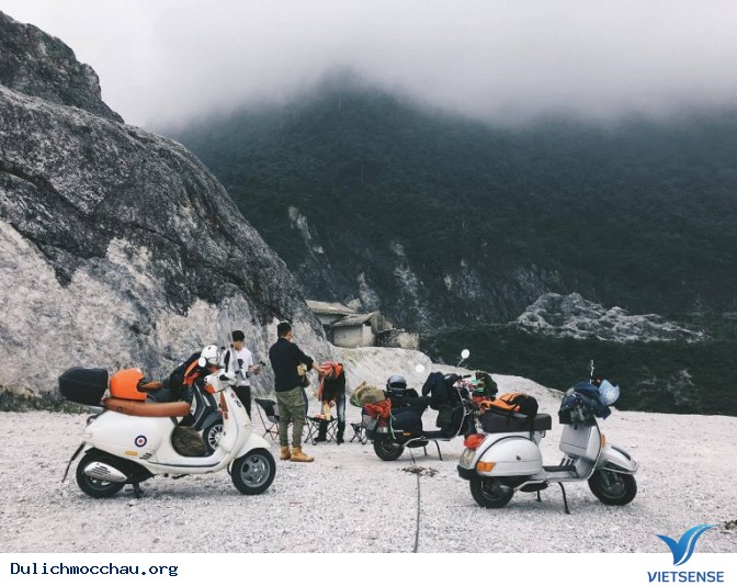 Ngỡ ngàng trước vẻ đẹp đèo đá trắng Thung Khe như trời Bắc Âu - Ảnh 2