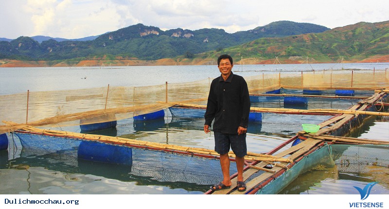 Hồ Quỳnh Nhai đẹp trong mùa nước nổi - Ảnh 2 Hồ Quỳnh Nhai đẹp trong mùa nước nổi - Ảnh 2