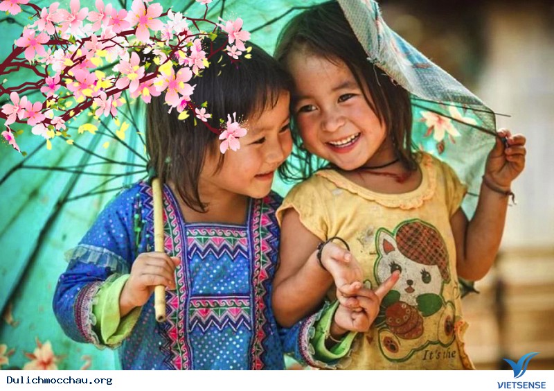 Ảnh tết trẻ con: Làn sóng hội tụ của tuổi thơ, những giây phút trong veo và tuyệt vời đến từ những người khác nhau. Ảnh tết trẻ con sẽ đưa bạn vào thế giới của màu sắc, niềm vui, nụ cười cùng với các bé tại nhà. Hãy cùng tìm hiểu về ảnh tết trẻ con - một trong những truyền thống quan trọng nơi các gia đình Việt Nam.