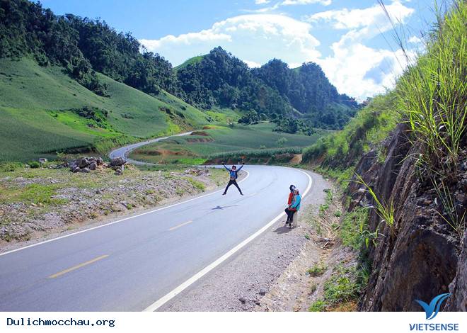 ‘’Bùa yêu’’ mang tên cung đường chữ S tại Mộc Châu - Ảnh 7 ‘’Bùa yêu’’ mang tên cung đường chữ S tại Mộc Châu - Ảnh 7