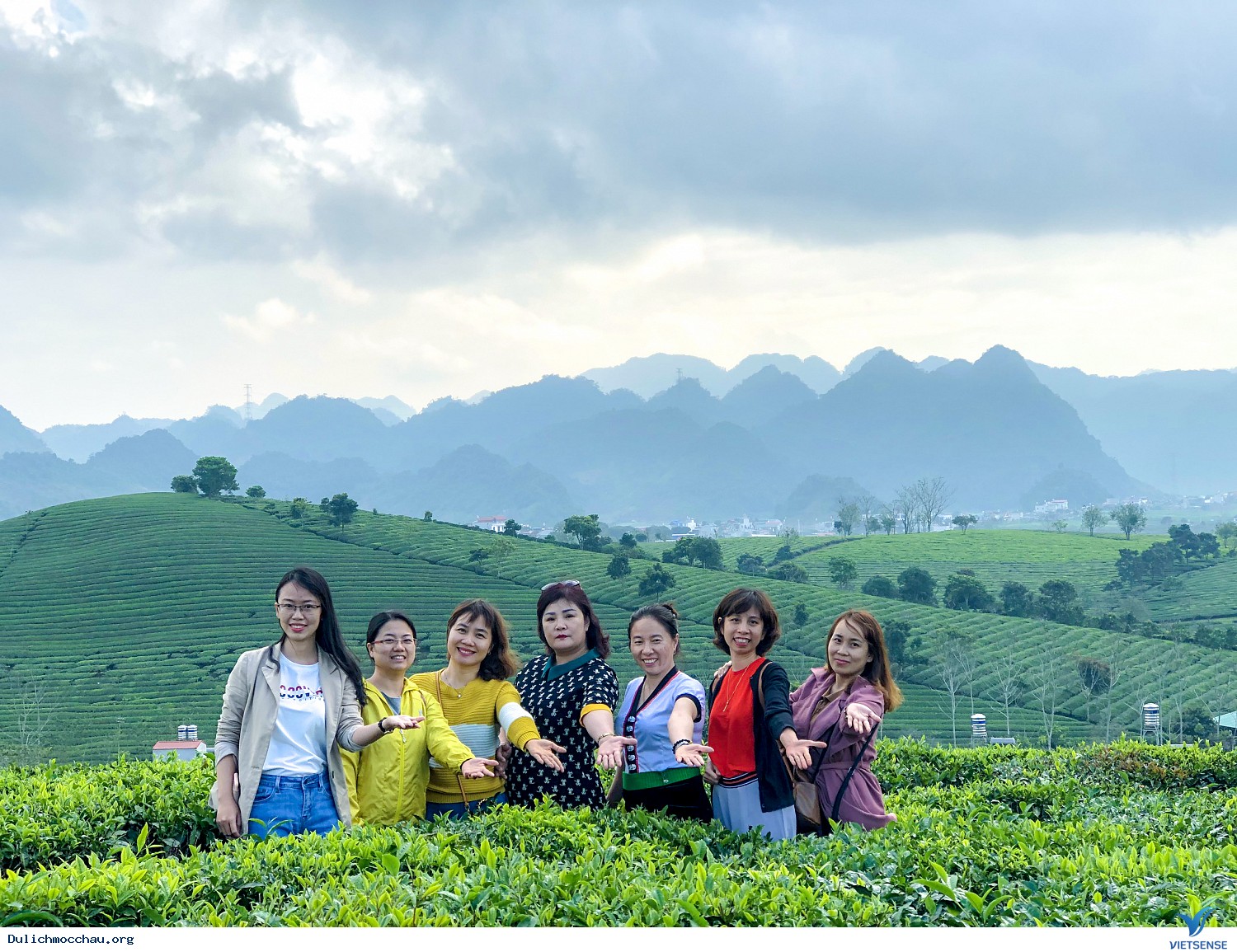 Đoàn khách thăm quan Mai Châu - Mộc Châu 23-24/11 - Ảnh 3 Đoàn khách thăm quan Mai Châu - Mộc Châu 23-24/11 - Ảnh 3