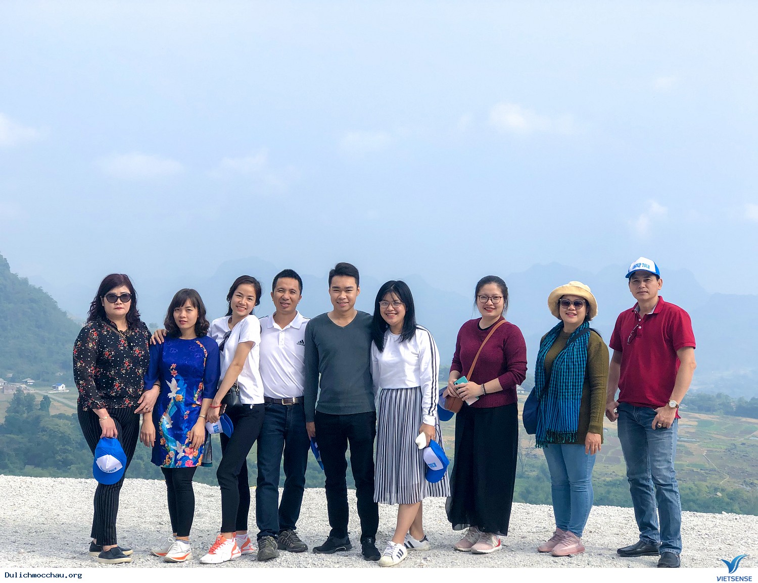 Đoàn khách thăm quan Mai Châu - Mộc Châu 23-24/11 - Ảnh 2 Đoàn khách thăm quan Mai Châu - Mộc Châu 23-24/11 - Ảnh 2