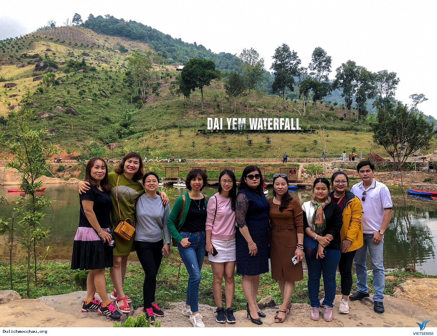 Đoàn khách thăm quan Mai Châu - Mộc Châu 23-24/11 - Ảnh 1 Đoàn khách thăm quan Mai Châu - Mộc Châu 23-24/11 - Ảnh 1