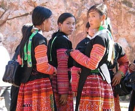 Mẹo Nhỏ Khi Tham Quan Chợ Tình Mộc Châu - Ảnh 1