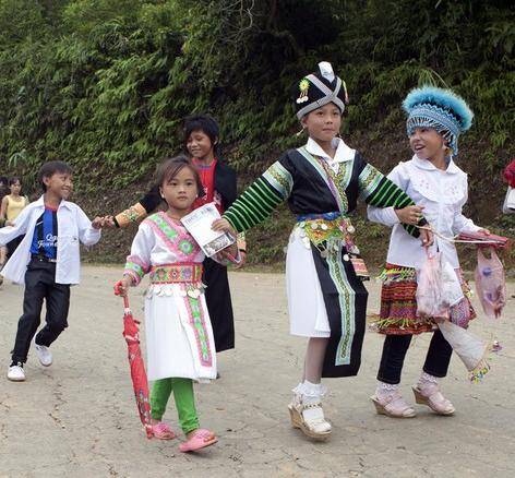 Du lịch Mộc Châu thăm chợ tình