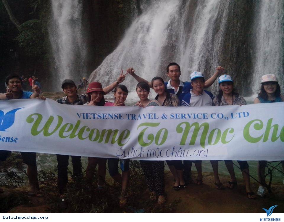 Khách du lịch Mộc Châu 2-9