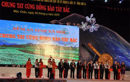 Mộc Châu Tổ Chức Chương Trình "Chung Tay Cùng Đồng Bào Tây Bắc" - Ảnh 1 Mộc Châu Tổ Chức Chương Trình "Chung Tay Cùng Đồng Bào Tây Bắc" - Ảnh 1