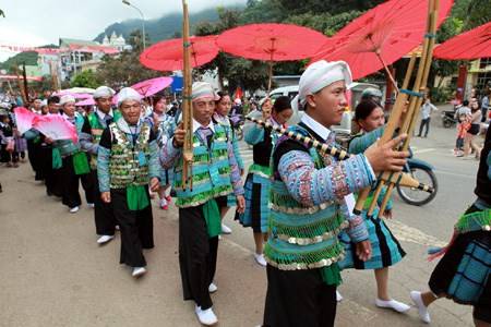 Ngày Hội Văn Hóa Các Dân Tộc Huyện Mộc Châu 2014 - Ảnh 2 Ngày Hội Văn Hóa Các Dân Tộc Huyện Mộc Châu 2014 - Ảnh 2