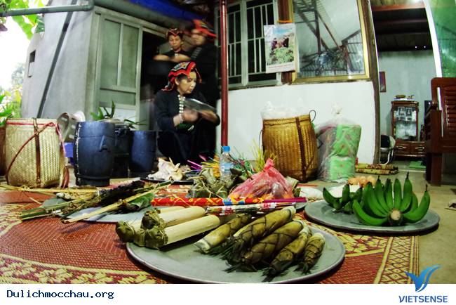 Chuẩn bị cho nghi lễ cầu mưa Chuẩn bị cho nghi lễ cầu mưa