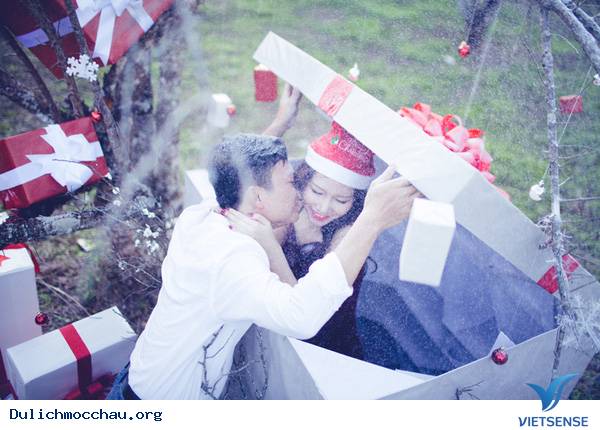 Ngỡ Ngàng Với Bộ Ảnh Cưới Noel Của Cặp Đôi Hà Thành Tại Mộc Châu - Ảnh 3 Ngỡ Ngàng Với Bộ Ảnh Cưới Noel Của Cặp Đôi Hà Thành Tại Mộc Châu - Ảnh 3