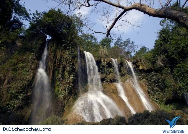 Thác Dải Yếm - Ảnh 1 Thác Dải Yếm - Ảnh 1