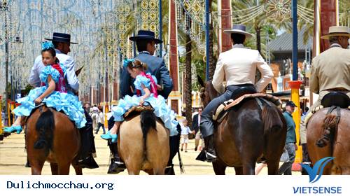 Những Lễ Hội Sôi Động Diễn Ra Vào Tháng 5 - Ảnh 3