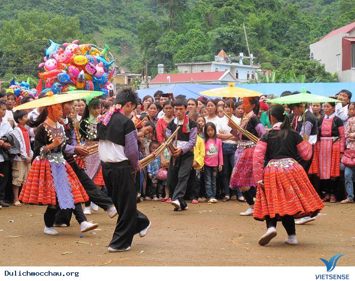 Sôi Động Lễ Hội Đường Phố Mộc Châu 2014 - Ảnh 1 Sôi Động Lễ Hội Đường Phố Mộc Châu 2014 - Ảnh 1