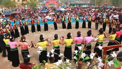 Sơn La: Tưng Bừng Lễ Hội Hoa Ban 2014 - Ảnh 1 Sơn La: Tưng Bừng Lễ Hội Hoa Ban 2014 - Ảnh 1