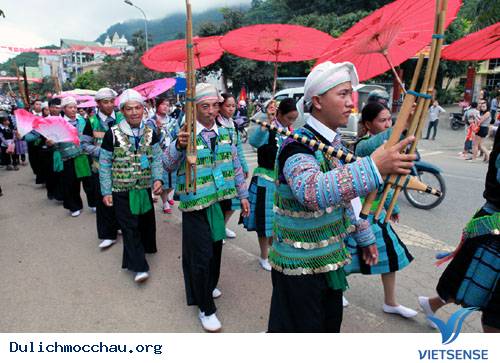 Tết Độc lập của người Mông - Ảnh 1 Tết Độc lập của người Mông - Ảnh 1