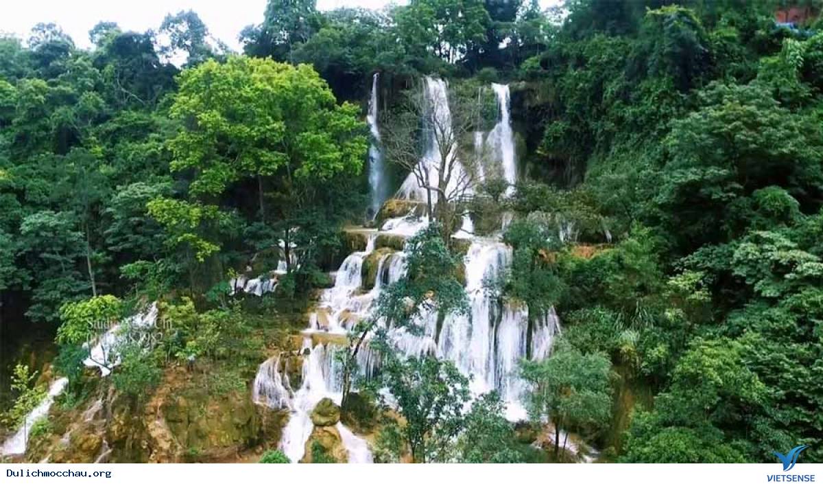 Thác Dải Yếm hùng vĩ giữa đại ngàn Tây Bắc