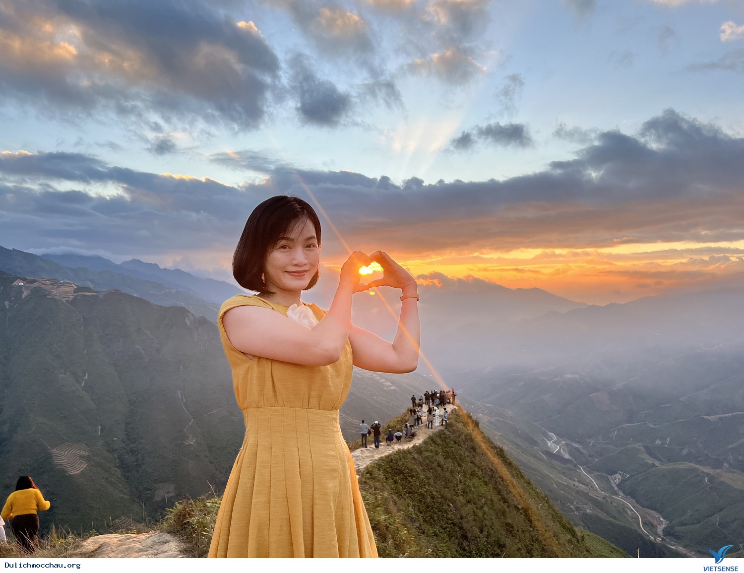 Chương trình Mộc Châu Mùa hoa mơ hoa mận - Săn Mây Tà Xùa - Ảnh 2